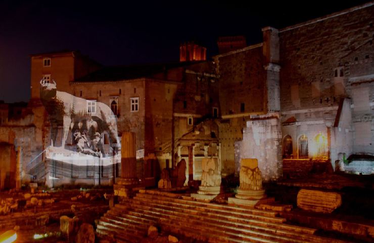 Scorcio dei Fori Imperiali durante gli spettacoli a regia di Piero Angela