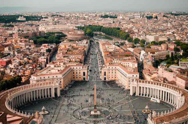 Piazza San Pietro a Roma